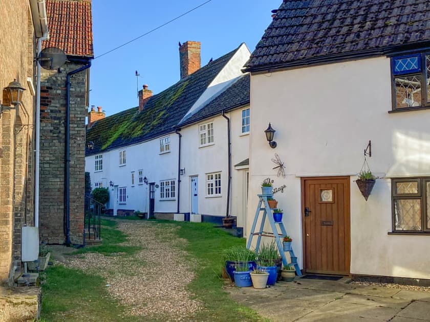 Post Office Row | Sunny Meadow Cottage, Sudbury