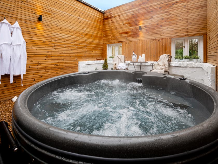 Hot tub | Norwood Park- North Lodge - Norwood Park, All Nottinghamshire
