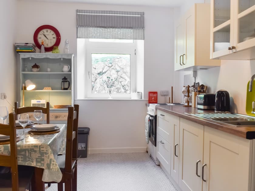 Dining Area | Headland Cottages, Coverack