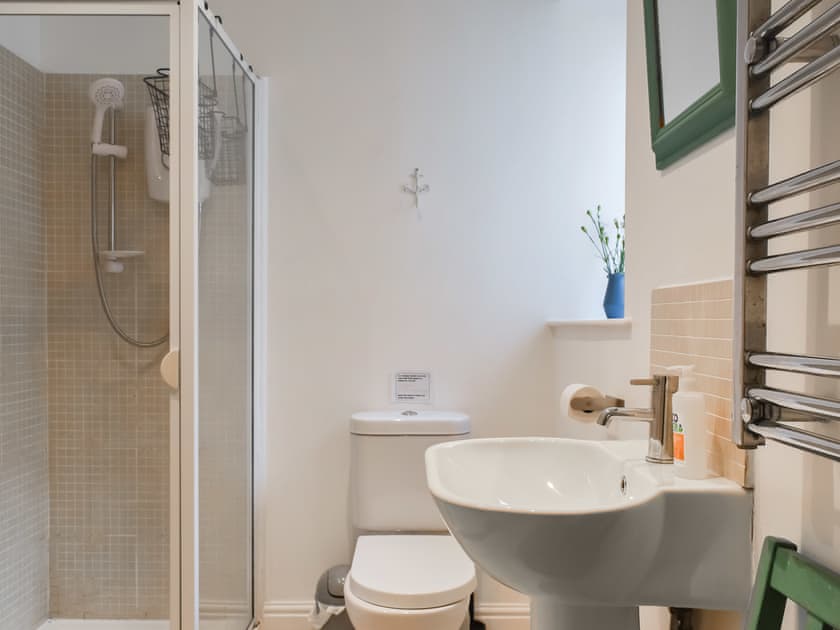 Bathroom | Headland Cottages, Coverack