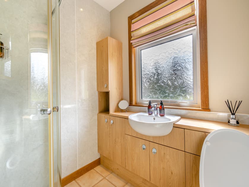 Bathroom | Clunie Dam Lodge, Loch Tummel