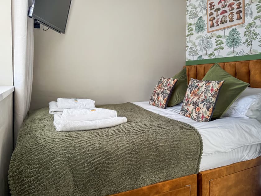 Double bedroom | KILEX HOUSE, Bedlinog, Treharris, Merthyr Tydfil, Wales