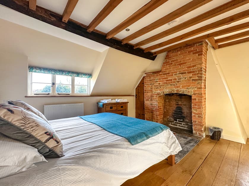 Double bedroom | Poona Cottage, Cadnam, near Southampton