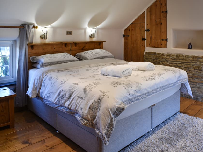 Double bedroom | Honeysuckle Cottage, High Bickington