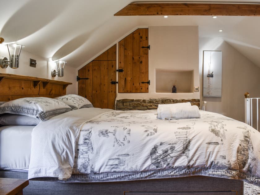 Double bedroom | Honeysuckle Cottage, High Bickington