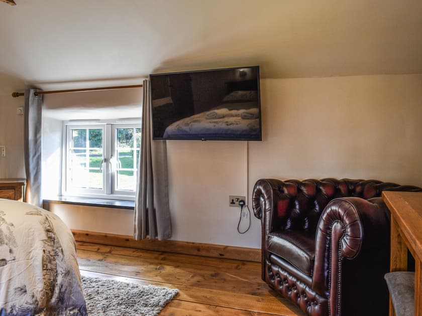 Double bedroom | Honeysuckle Cottage, High Bickington