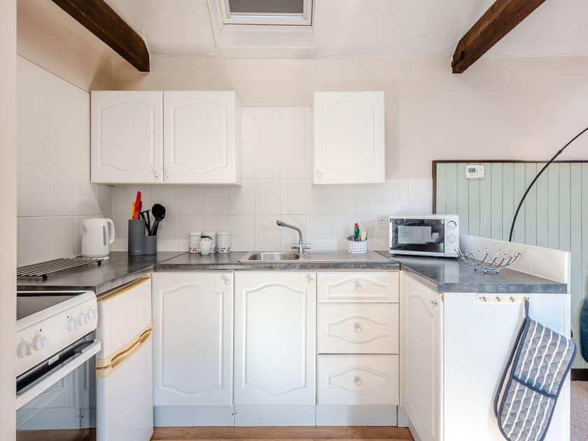 Open plan living space | Robin - Birds Farm Holidays, Colchester