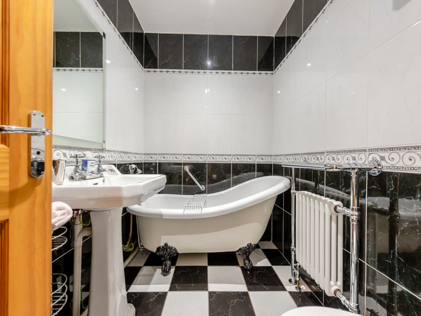 Bathroom | Y Cartws, Llanwenog, near Llanybydder