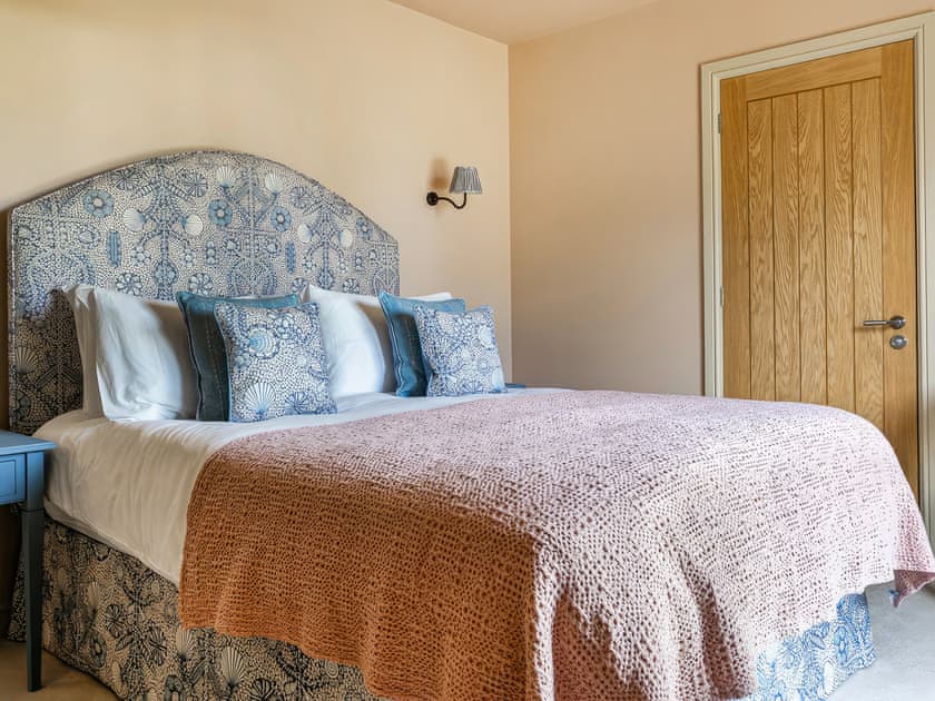 Double bedroom | Gwithian House, Pendoggett, near Port Isaac 