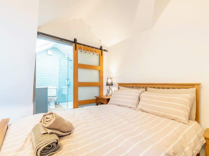 Double bedroom | Venton Cottage, Castle Martin, near Pembroke