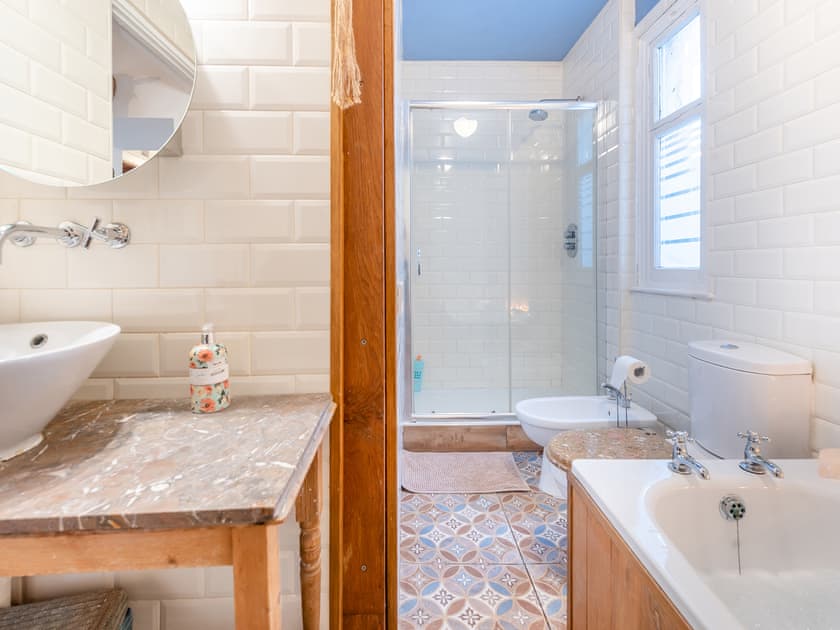 Bathroom | Venton Cottage, Castle Martin, near Pembroke