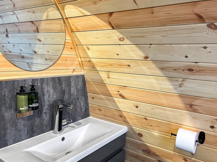 Bathroom | Bracken Pod - Cluaran Pods, Connel, near Oban