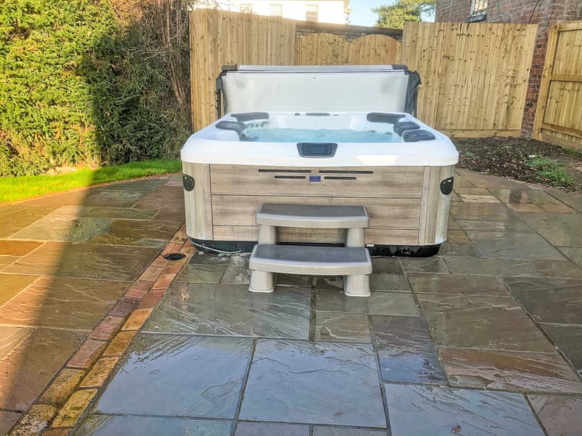 Hot tub | Teme Valley Lodge - Teme Valley Holidays, Shelsley Beauchamp, near Tenbury Wells