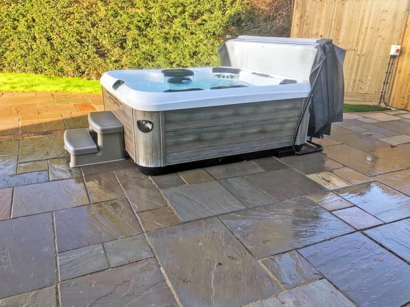 Hot tub | Teme Valley Lodge - Teme Valley Holidays, Shelsley Beauchamp, near Tenbury Wells
