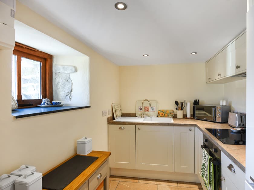 Kitchen | Aberserw Cottage, Dolgellau and Coed y Brenin Forest Park