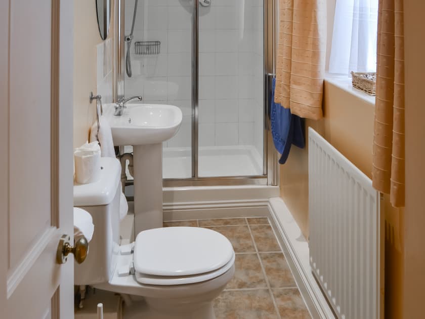 Bathroom | Seaview Cottage, Amble