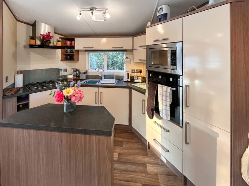 Kitchen | 5 Pine Rise, Poole