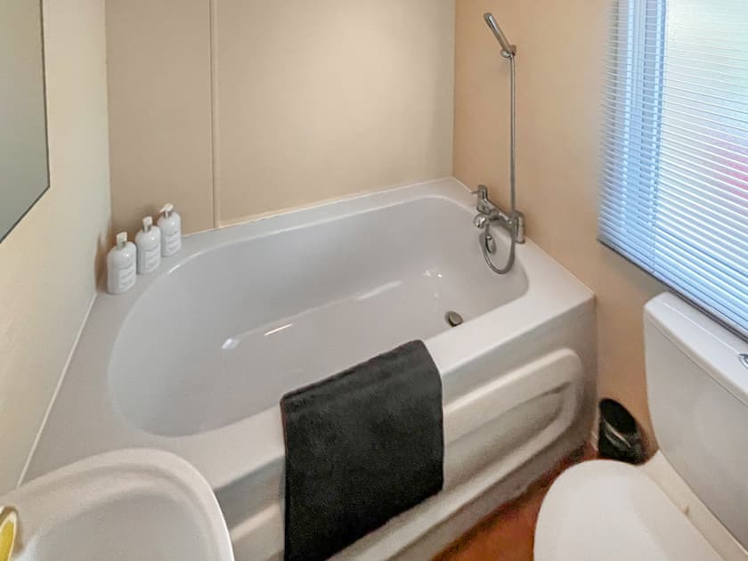 Bathroom | 5 Pine Rise, Poole