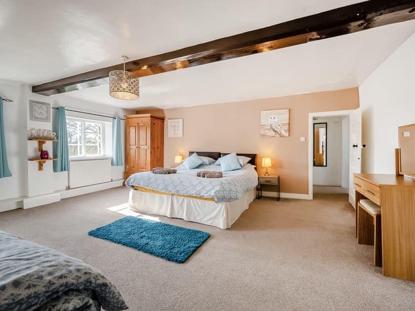 Bedroom1: super king size bedroom with zip-link beds | Middle Farm, East Harling, near Thetford