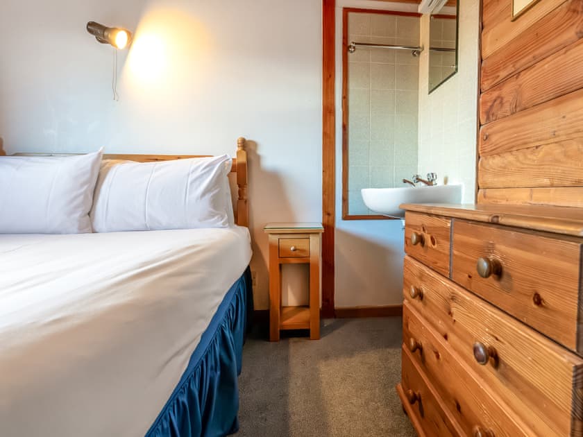 Double bedroom | Cardhu Lodge - Loch Insh Lodges, Kincraig, Kingussie