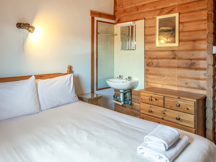 Double bedroom | Cardhu Lodge - Loch Insh Lodges, Kincraig, Kingussie
