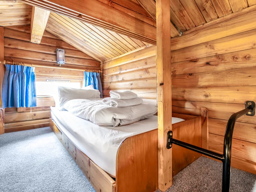 Single bedroom | Cardhu Lodge - Loch Insh Lodges, Kincraig, Kingussie