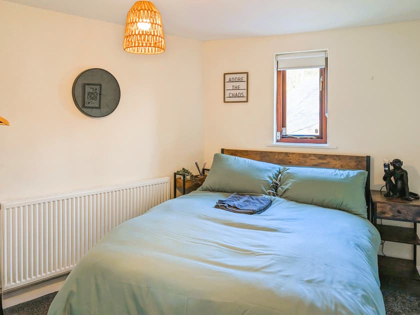 Double bedroom | Curiosity Cottage, Eyam