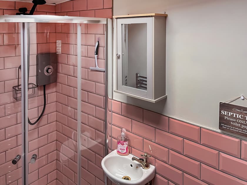 Shower room and toilet | The Weighbridge, Clifton, near Newark