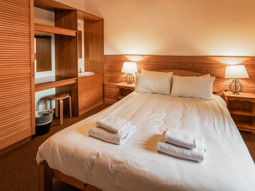 Double bedroom | Macallan Lodge - Loch Insh Lodges, Kincraig, Kingussie
