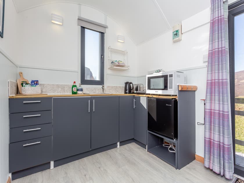 Kitchen area | Inchnadamph Lodge properties - Shepherds Hut - Inchnadamph Lodge Properties, Inchnadamph