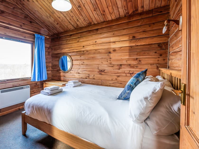 Double bedroom | Tamnavulin Lodge - Loch Insh Lodges, Kincraig, near Kingussie