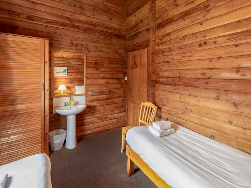 Twin bedroom | Tamnavulin Lodge - Loch Insh Lodges, Kincraig, near Kingussie
