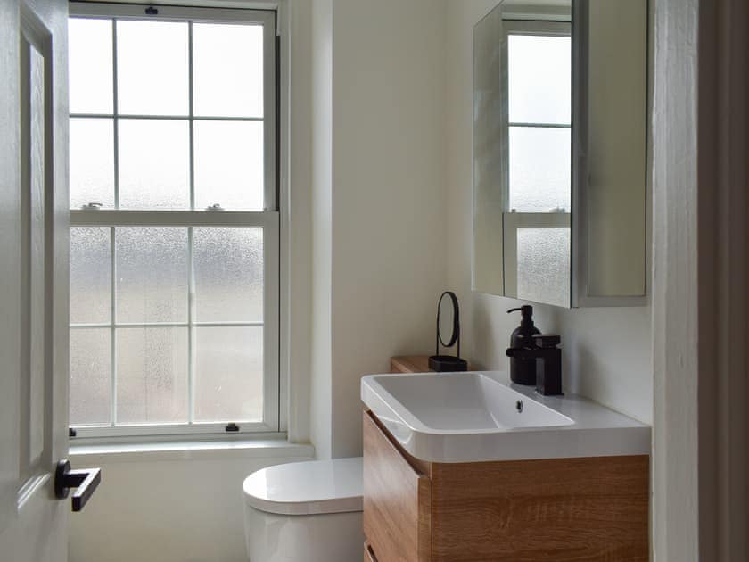 Bathroom | 2 The Beach, Bude