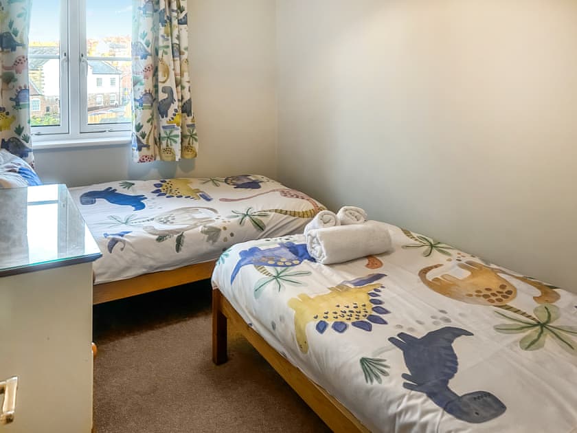Twin bedroom | Captain’s House, Whitby