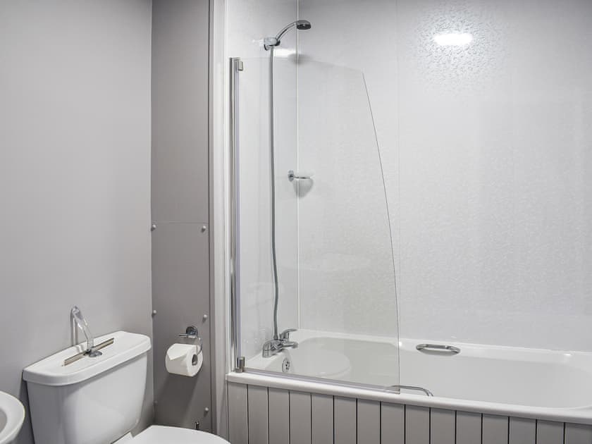 Bathroom | Captain’s House, Whitby