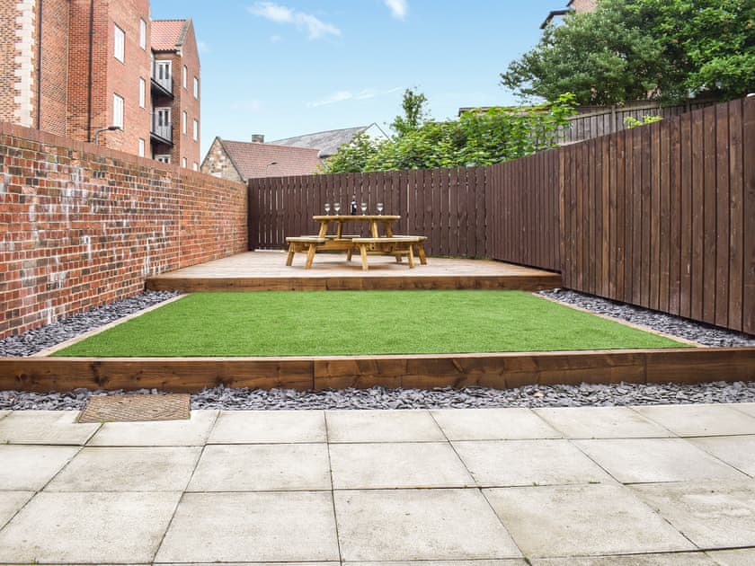 Patio | Captain’s House, Whitby