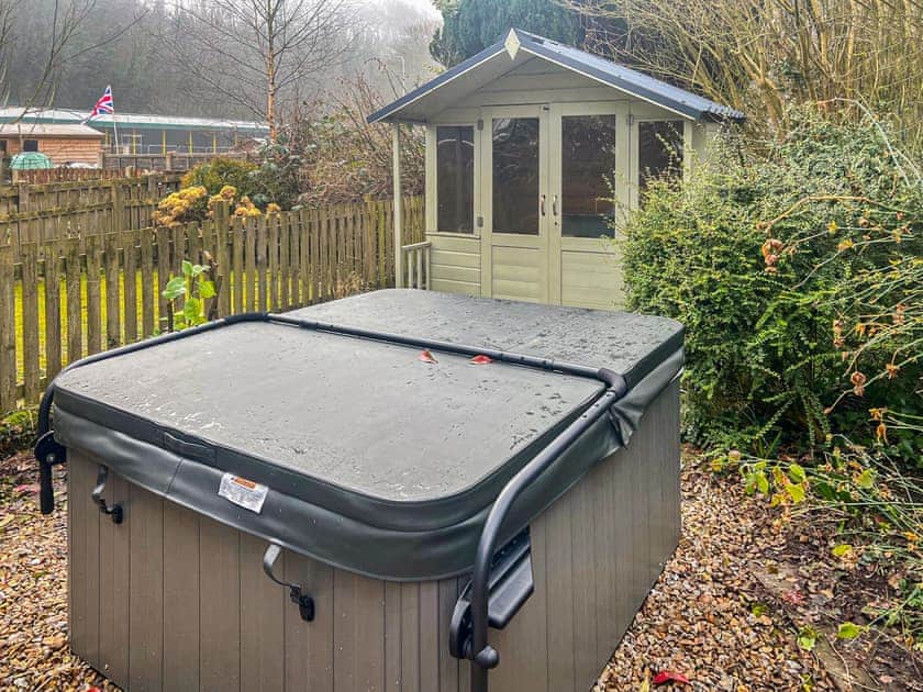 Hot tub | Dorys Cottage, Dalton-in-Furness, near Ulverston and Lakeland Peninsula
