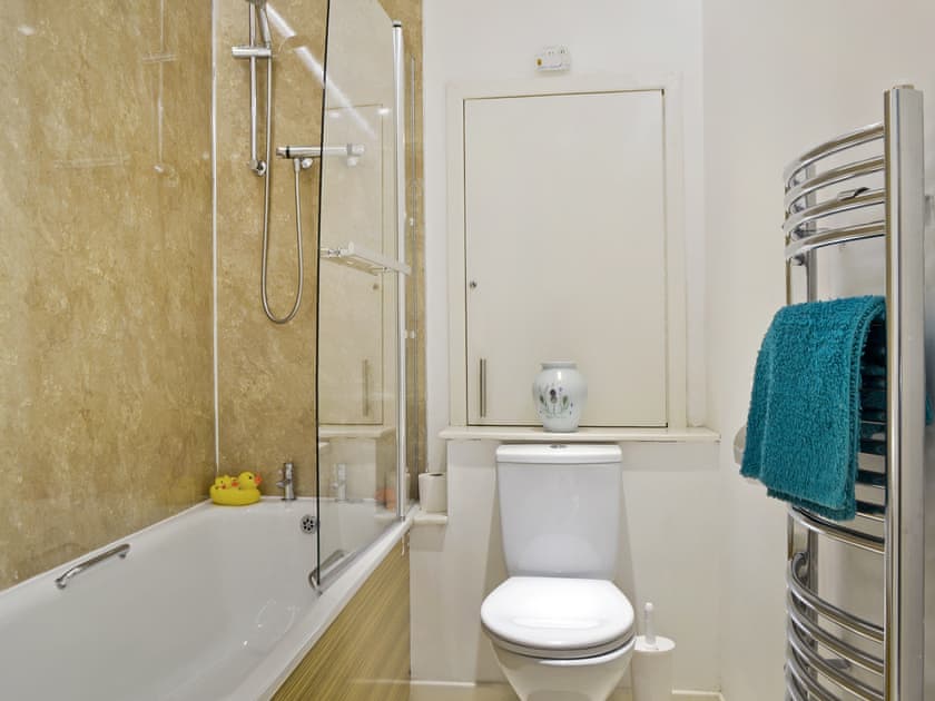 Bathroom | Crieff Armoury, Crieff, Perthshire