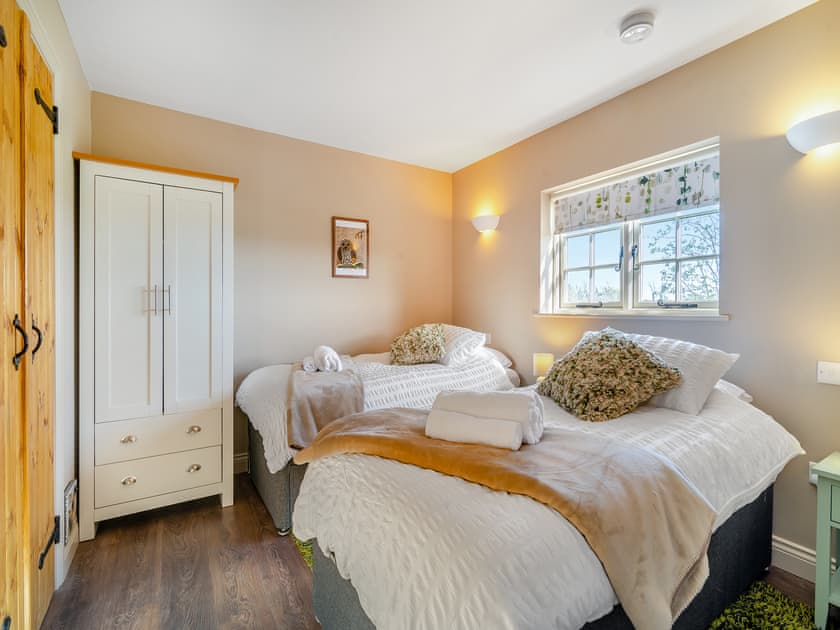 Twin bedroom | Stone Cottage, Wedmore, near Glastonbury
