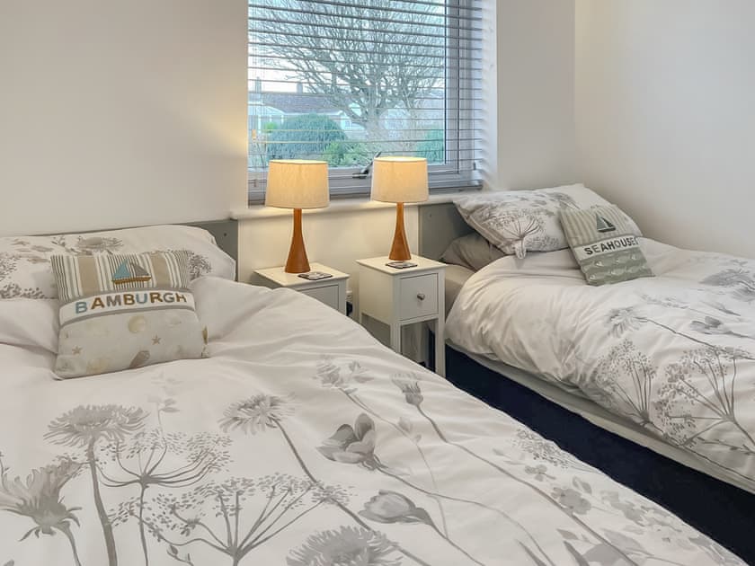 Twin bedroom | The Sand Martin, Beadnell