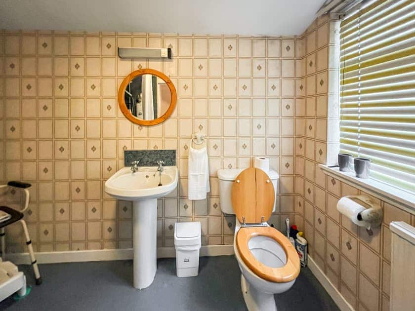 Bathroom | Ivy House, Kingussie