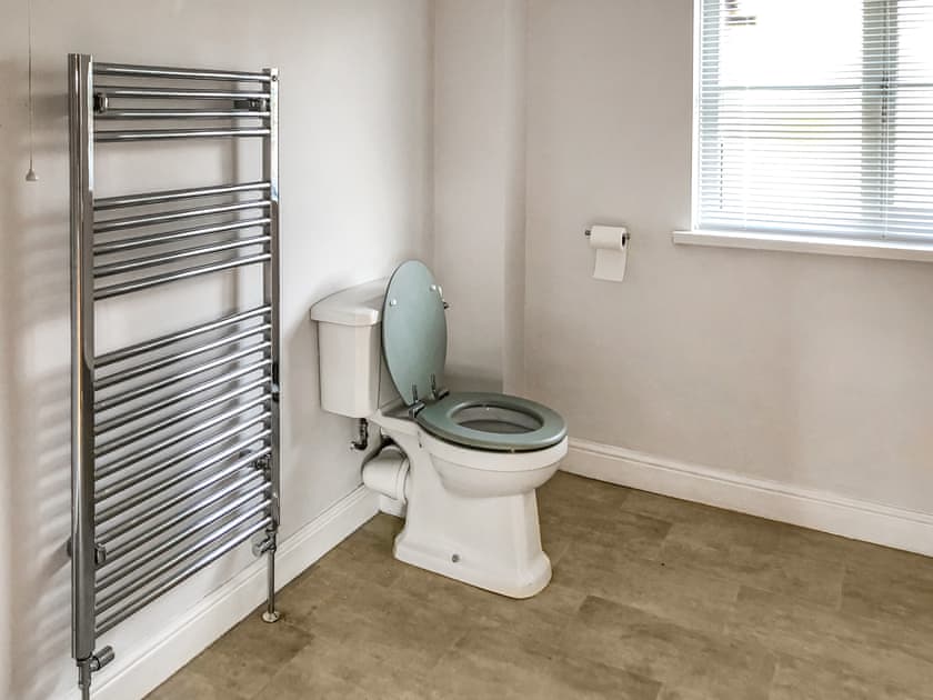Bathroom | Brynich Villa, Brecon