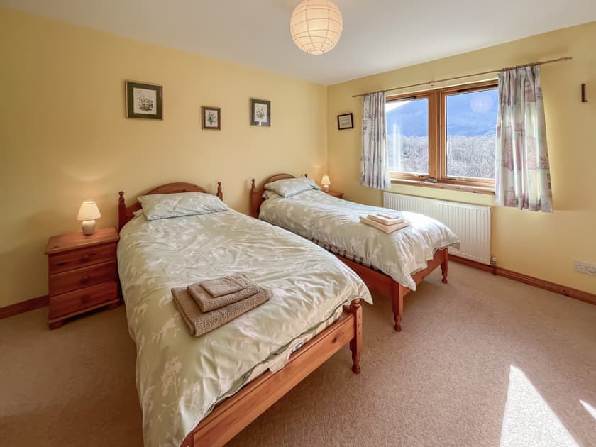 Twin bedroom | Nether Carness, North Ballachulish