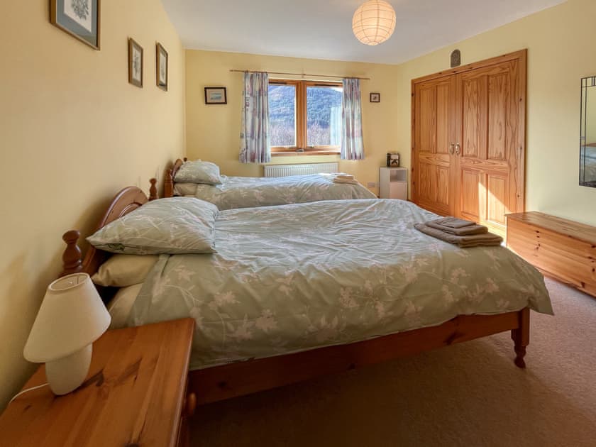 Twin bedroom | Nether Carness, North Ballachulish