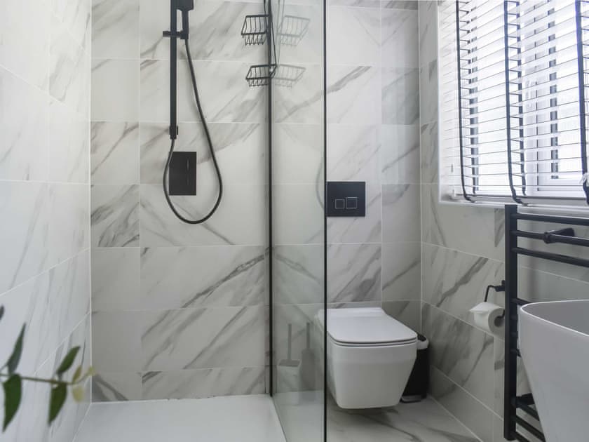 Bathroom | The Copper Loft, Windermere