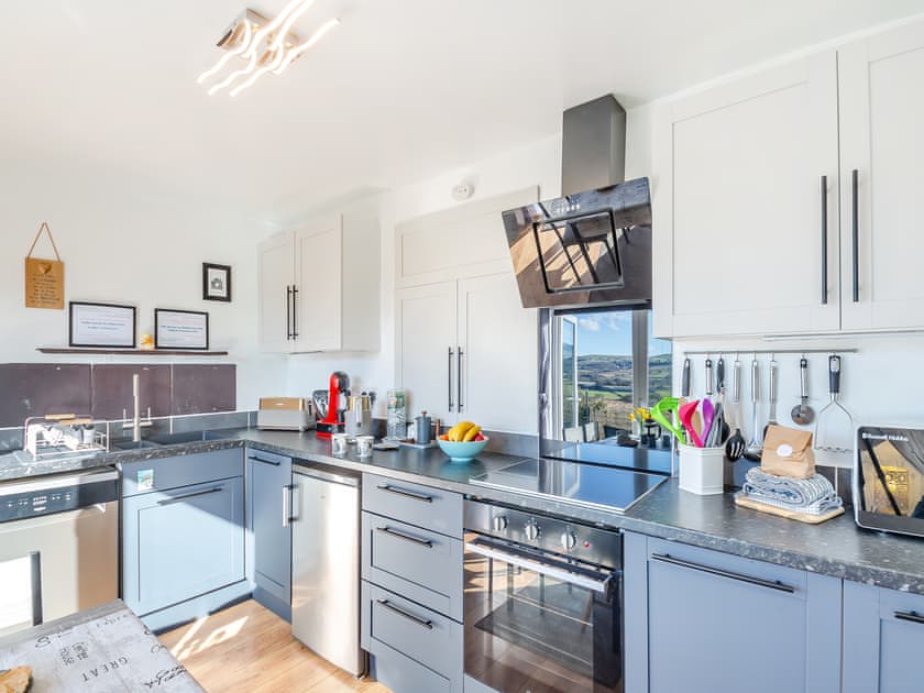 Kitchen | Hyfrydle Cottage, Talysarn