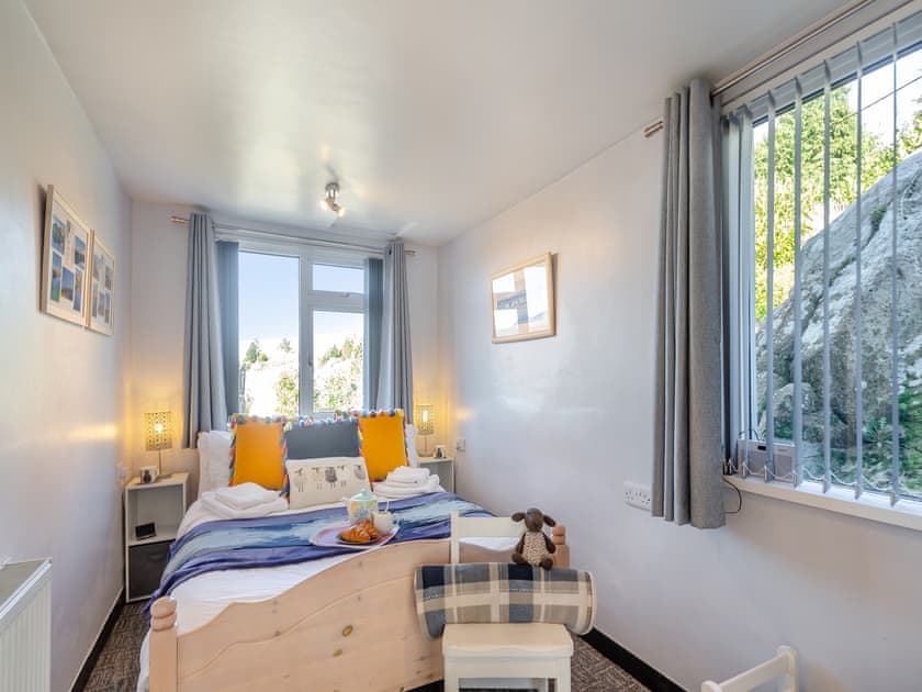 Double bedroom | Hyfrydle Cottage, Talysarn