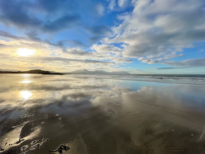 Dinas Dinlle Beach  | Hyfrydle Cottage, Talysarn