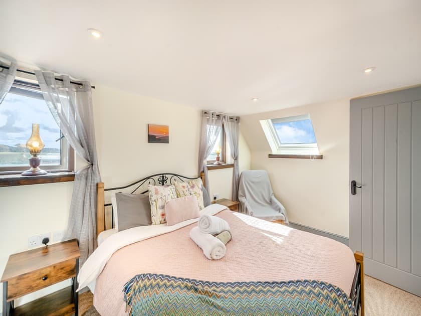 Double bedroom | The Dairy - Norfolk Coastal Cottages, Heacham, near Hunstanton