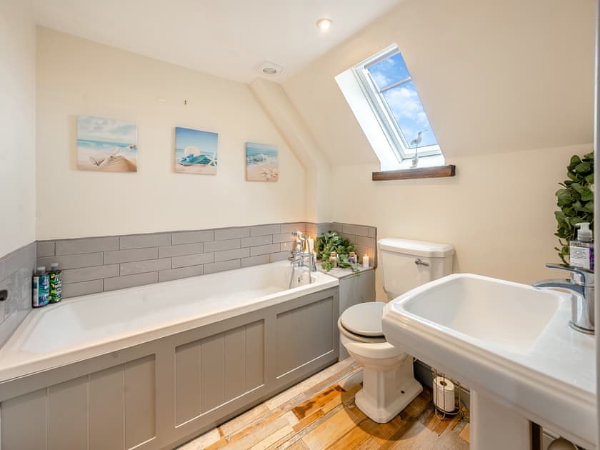 Bathroom | The Dairy - Norfolk Coastal Cottages, Heacham, near Hunstanton